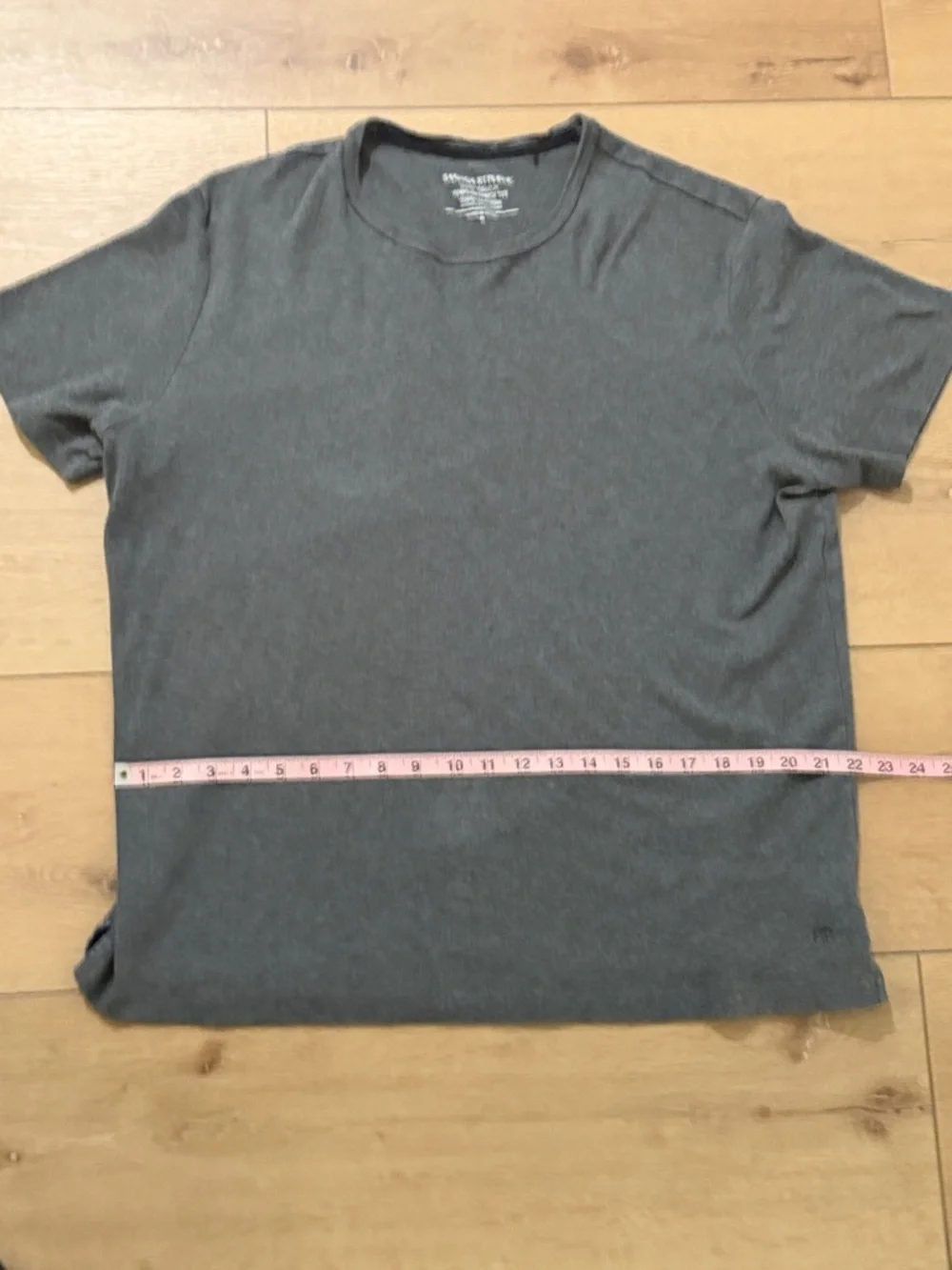 Banana Republic Men's Dark Gray Crew Neck Short Sleeve Tee